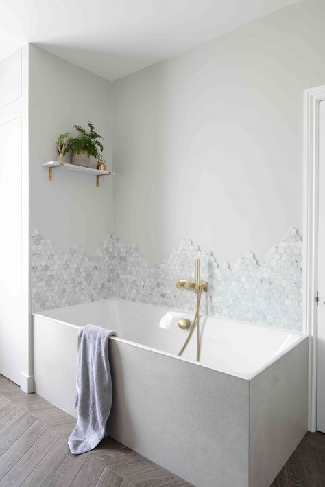 De Beauvoir, London - Amberth Elegant Bathtub, Small Space Nursery, Home Transformation, No Children, Latest Bathroom, Scandinavian Bathroom, Pinterest Design, First House, Small Space Organization