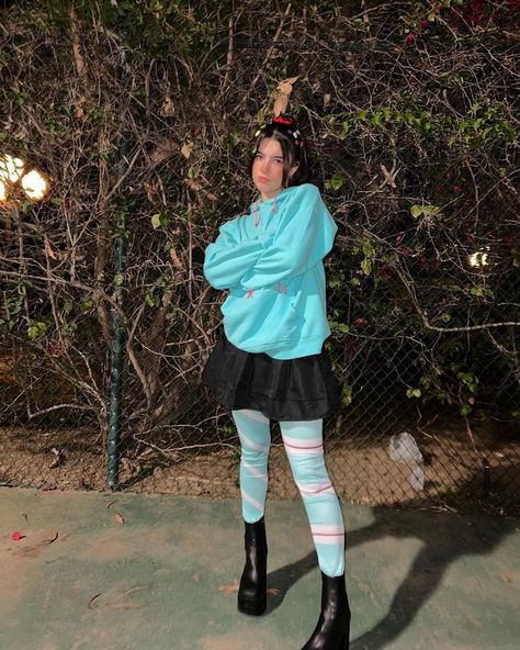 vanellope von schweetz Disney Costumes For Women, Vanellope Cosplay, Fantasy Party, Charli Damelio Photos, Couples Halloween Outfits, Karakter Disney, Trendy Halloween Costumes, Charli D'amelio Rare, Halloween Costume Outfits