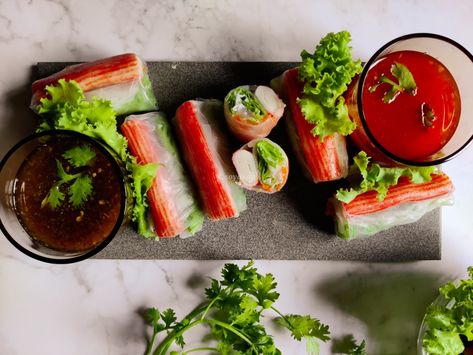 Vietnam spring roll by using crab stick Vietnam Spring Roll, Vietnam Roll, Vietnamese Rolls, Salad Roll, Hammam Spa, Pepperoni Chicken, Catering Food Displays, Vietnamese Spring Rolls, Crab Stick