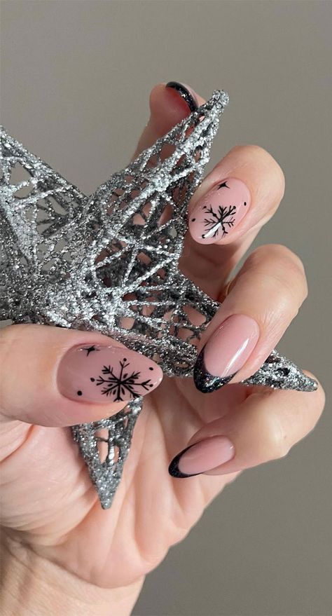 50+ Festive Holiday Nail Designs & Ideas : White Plaid + Simple Christmas Tree Nails Christmas Nails Latina, Reindeer Nails Short, Christmas Nails Short Black, Nail Cristhmas Design Simple, Christmas Nails With Black, Nails Simplistic, Olaf Nails Designs, Short Oval Christmas Nails, Christmas Nails For Teens