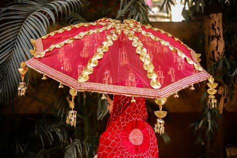 Shaadiwish Inspirations and Ideas | Bridal%20Umbrellas Bridal Umbrella Decorations, Umbrella Decorations Wedding, Packaging Hampers, Announcement Board, Cartoon Wedding Invitations, Bridal Umbrella, Mehendi Night, Cartoon Wedding, Wedding Umbrella