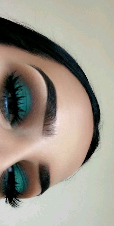 Pinterest @kcbeauty02 Machiaj Smokey Eyes, Peacock Eye Makeup, Makeup Cantik, Dramatic Eye Makeup, Makeup Samples, Makijaż Smokey Eye, Makeup Eye Looks, Makeup Hacks, Make Up Looks