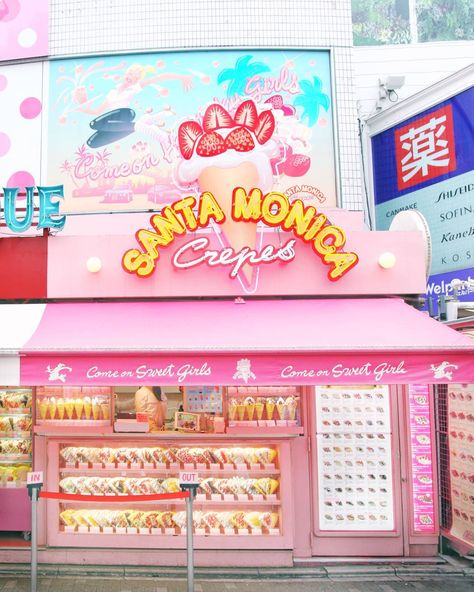 🍓 Santa Monica Crepes in Harajuku is hard to miss! 😋✨ Aside from its kawaii theme, this shop offers a variety of delicious sweet and savory crepes! 🤤 💝 Kawaii Theme, Cafe Ice Cream, Pastel Photography, Agency Social Media, Retail Facade, Dental Office Design Interiors, Shop Facade, Episode Interactive Backgrounds, Food Cart Design