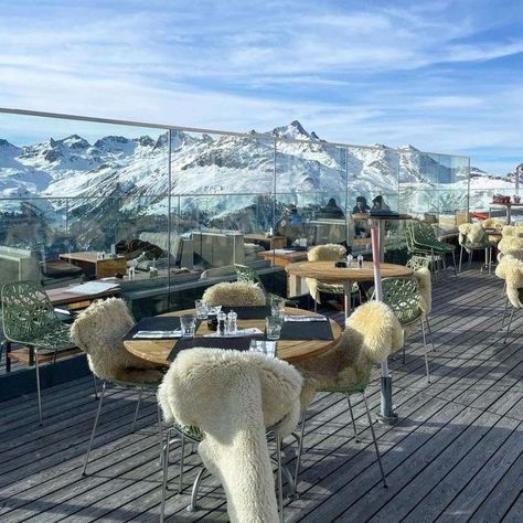 My Future Life, Restaurant Aesthetic, Snow Trip, Ski Vacation, Luxury Ski, Ski Holidays, Ski Season, The Alps, My Future