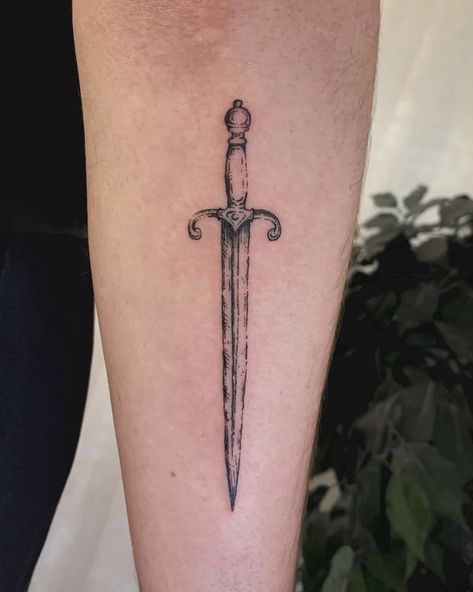 Tattoo Future, Knife Tattoo, Sigil Tattoo, Handpoke Tattoo, Pretty Knives, Dagger Tattoo, Dream Tattoos, Pretty Tattoos, Body Tattoos