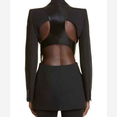 Alexander Mcqueen Nwt 46/Black Cutout Blazer Jacket With Leather Harness $2000 Original $5990 Cutout Jacket, Cutout Blazer, Bolero Blazer, Alexander Mcqueen Jacket, Harness Fashion, Tokyo Drift, Genderless Fashion, Alexander Mcqueen Dresses, Cyberpunk Fashion