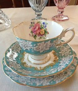 Victorian Tea Sets, Tea Cup Art, Tea Cup Design, Royal Albert Tea Cup, Vintage Tea Sets, Tea Cup Collection, Pretty Tea Cups, Antique Tea Cups, Tea Sets Vintage