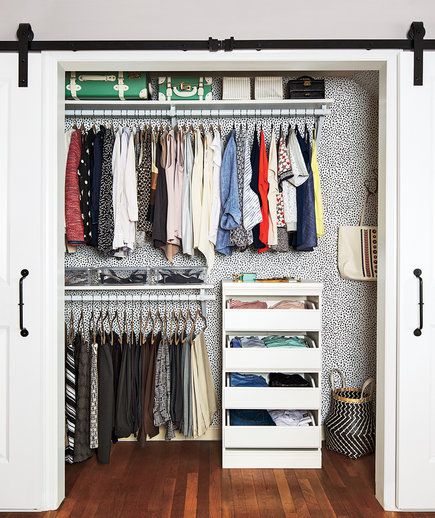 10 Secrets Only Professional Closet Organizers Know | Three pros share their keys to success. Implement these strategies at home to transform your closets. Organiser Son Dressing, Organized Closet, Closet Hacks Organizing, Open Closet, Small Closets, Organisation Hacks, Small Closet Organization, Organized Mom, Small Closet