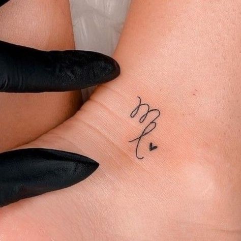 Small Tattoo Initials, Couples Initials Tattoo, Initial Tattoos For Women, Couple Initial Tattoos, Tattoos For My Kids, Tiny Initial Tattoo, Cute Initial Tattoos, Small Initial Tattoo, Tattoo Initials