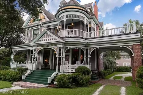 Victorian Queen, Colorful Homes, Victorian House Plans, Victorian Style House, House Elements, School House Lighting, Victorian Style Homes, Victorian Architecture, Victorian House