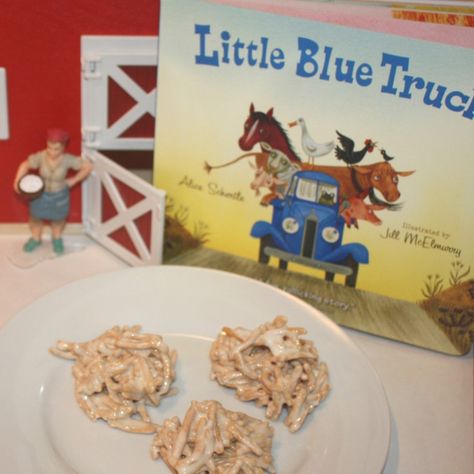 These adorable haystacks are the perfect farm themed snack for kids! Perfect for an activity with the book 'Little Blue Truck Farm Themed Activities, Farm Theme Crafts, Farm Activities Preschool, Farm Animals Preschool, Preschool Cooking, Farm Lessons, Farm Theme Preschool, Little Blue Truck, Farm Animals Theme