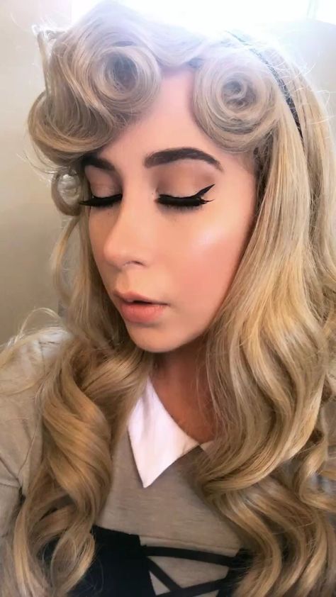 Briar Rose Aurora look for Stan Lee’s La comic con 2017 by @goodygirl7 Sleeping Beauty Hair, Aurora Makeup, Sleeping Beauty Cosplay, Disney Hairstyles, Beauty Moodboard, Aurora Hair, Sleeping Beauty Costume, Rose Costume, Disney Themed Outfits