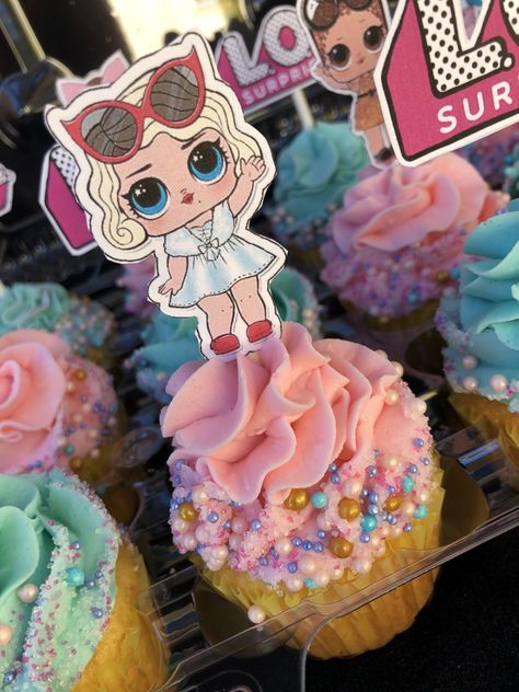 Lol Surprise Cupcakes Ideas, Lol Surprise Dolls Cupcakes, Lol Cupcakes Birthday Cake, Lol Birthday Cupcakes, Lol Birthday Party Ideas Cake, Lol Doll Cupcakes, Lol Doll Cupcake Ideas, Lol Surprise Cupcakes, Lol Cupcake Ideas