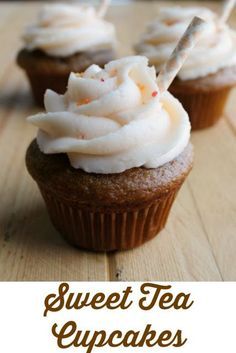 Take the taste of sweet tea and enjoy it in cupcake form! Steep the flavor of summer into this fun dessert. #cupcakes #cake #desserts Divine Recipes, Fluffy Buttercream, Cupcakes Amor, Tea Cupcakes, Blogger Ideas, Summer Cupcakes, Icing Recipes, Easy Frosting, Tea Cup Cake