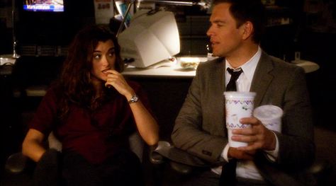 Tiva Ncis Tony And Ziva, Ncis Outfits, Ncis Aesthetic, Tony And Ziva, Ncis Tony, Tony Dinozzo, Ncis Funny, Ziva And Tony, Leroy Jethro Gibbs