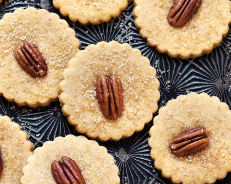 Spice Shortbread Cookies, Pumpkin Shortbread, Baking Pumpkin, Biscotti Recipes, Bar Desserts, Winter Foods, Buttery Shortbread Cookies, Cookies Bars, Pumpkin Desserts