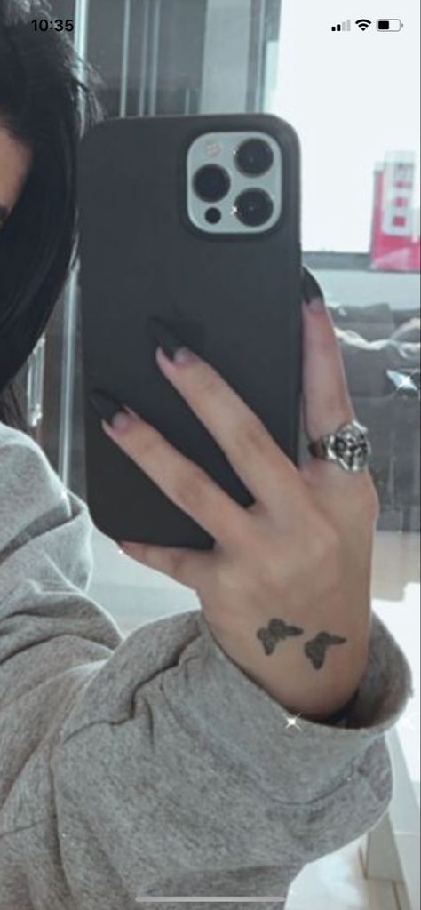 #tiktok #nessa #nessabarrett #nails #blacknails Nessa Barrett Nails, Nessa Nails, Edgy Nails, Iphone Case Stickers, Cute Acrylic Nail Designs, Nessa Barrett, Nails 2020, Acrylic Nails Coffin Short, Baby Cowboy