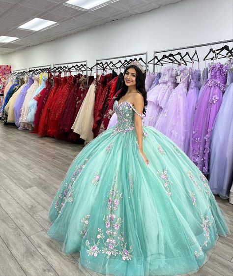 Aqua Quinceanera Dresses, Teal Quinceanera Dresses, Coral Quinceanera Dresses, Mint Quinceanera Dresses, Wedding Red Carpet, Quince Dresses Purple, Xv Dresses, Purple Quinceanera Dresses, Quinceanera Themes Dresses