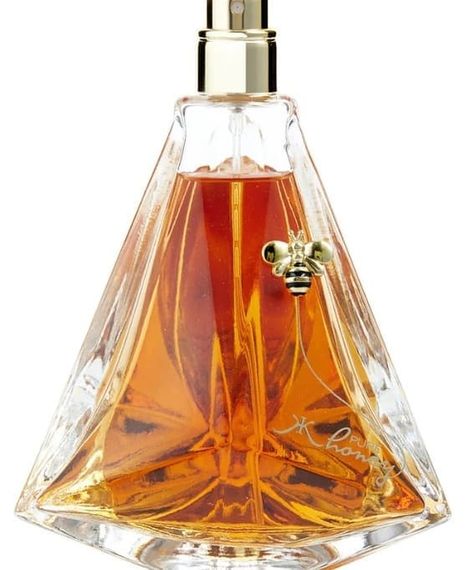 14 Luxury Honey Perfumes That Actually Smell Like Honey Kim Kardashian Fragrance, Honey Perfume, Wedding Perfume, Best Honey, Pure Honey, Fragrance Spray, Fragrance Collection, Fragrance Notes, Women Fragrance