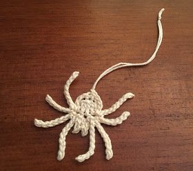 Draiguna: crochet spider and spiderling Spider Crochet Applique, Crochet Small Spider, Draiguna Crochet, Crochet Spider Web, Crochet Cards, Crochet Spider, Thanksgiving Crochet, Gnome Halloween, Spider Plant