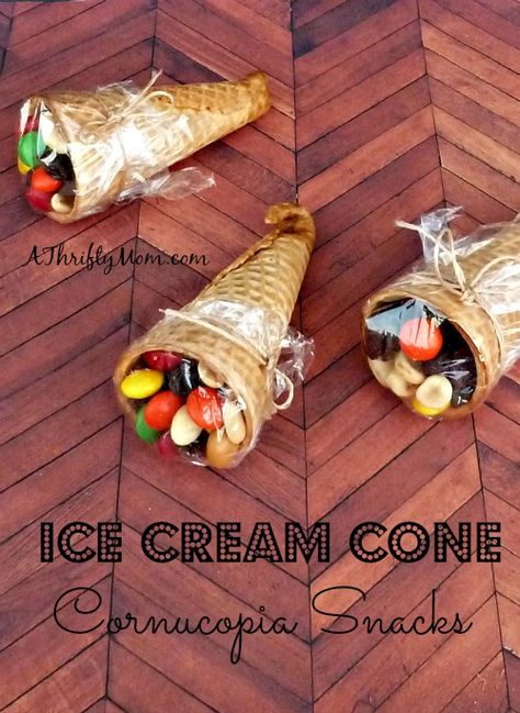 Ice Cream Cone Cornucopia Snacks | A Thifty Mom. She used trail mix from WinCo Bulk Foods!   #thanksgiving #snack #trailmix #kidfriendly #moneysaving Healthy Fall Snacks, Veggie Straws, Thrifty Crafts, Thanksgiving Snacks, Ketogenic Desserts, Keto Recipes Ketogenic, Fall Snacks, Thanksgiving Treats, Healthy Fall