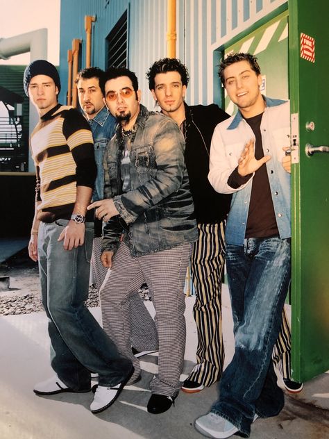 2000s Fashion Outfits Men, Nsync Funny, 2000s Mens Fashion, 2000s Fashion Men, Justin Timberlake Nsync, 2000s Boys, 90s Boy Bands, Joey Fatone, Boys Fashion Trends