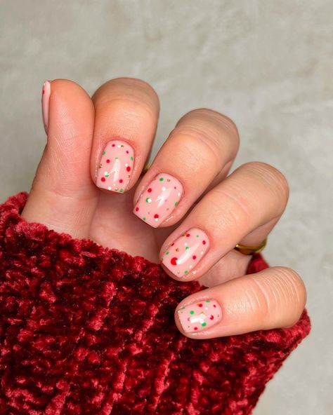 Leanne | Nail Artist & Educator ◡̈ (@leannehaycock_) | Instagram Nails Junk, Short Nail Sets, Cute Short Nail Sets, Classy Nail Art Ideas, Candy Cane Nails, Christmas Gel, Cute Short Nails, Red Christmas Nails, Festive Nail Art