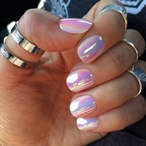 17 Chrome Nails - Gorgeous chrome iridescent nails. Nail Design Gold, Gel Chrome Nails, Chrome Nail Colors, Ombre Chrome Nails, White Chrome Nails, Wedding Acrylic Nails, Coffin Acrylic Nails, Pink Chrome Nails, Water Color Nails