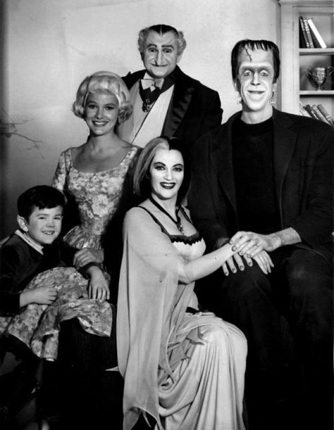 Munster Family, Lilly Munster, Munsters Tv Show, 1313 Mockingbird Lane, Vampire Family, Herman Munster, The Munster, Lily Munster, Yvonne De Carlo