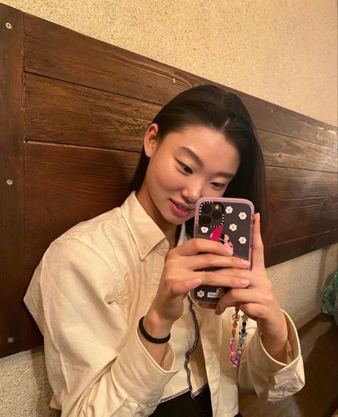 mulan_bae Mulan Bae, Glow Up, Girl Crushes, K Beauty, Mulan, Mirror Selfie, On Instagram, Beauty, Quick Saves