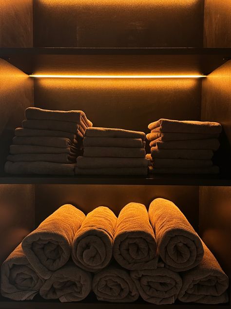 Spa Bathroom Aesthetic, Dark Spa Aesthetic, Spa Resort Interior, Spa Self Care, Spa Aesthetic, Lighting Aesthetic, Couples Retreat, Australia House, Aesthetic Birthday