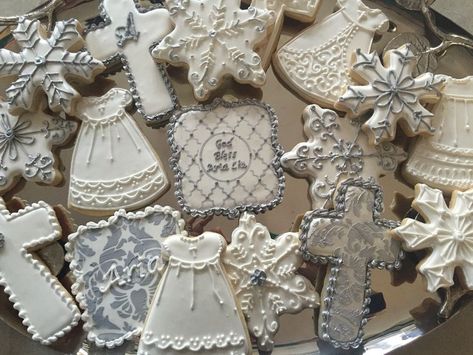 Christening Food Ideas, Christening Food, Winter Baptism, Protein Granola Recipe, Shirley Temple Drink, Christening Cookies, Christmas Salad Recipes, Maple Cookies