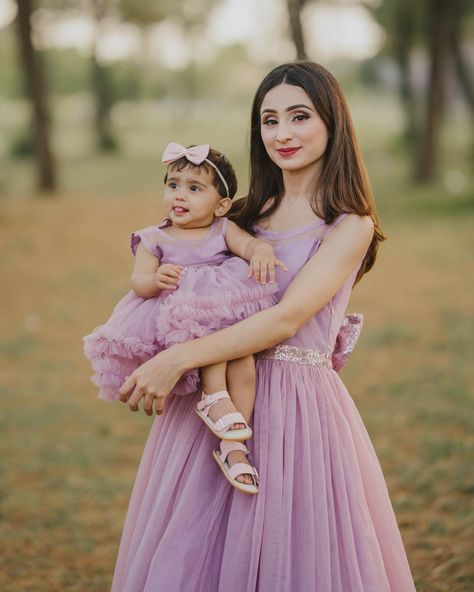 Engagement Couple Dress, Daughters First Birthday, New Model Dress, Pastel Color Dress, Toddler Birthday Dress, Baby Picture Frames, Mom Daughter Outfits, Family Photoshoot Poses, Shadi Dresses