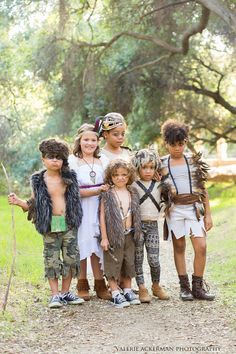 Image result for lost boys costume ideas Disfraz Peter Pan, Lost Boys Costume, Peter Pan Musical, Peter Pan Play, Peter Pan Costume Kids, Diy Costumes For Boys, Peter Pan Jr, Lost Boys Peter Pan, Peter Pan Costumes