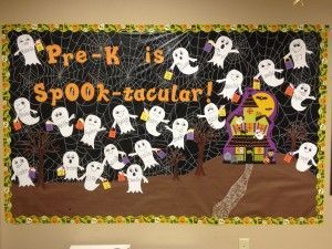 halloween bulletin board idea for kids Ghost Bulletin Board, Halloween Bulletin Board Ideas, Halloween Hallway, Halloween Door Decorations Classroom, Halloween Boards, Preschool Door, Halloween Classroom Door, October Bulletin Boards, Thanksgiving Bulletin Boards