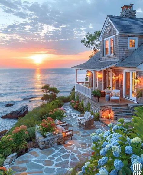 Fall Bedroom Aesthetic, Homely Decor, Best Patio Furniture, Sky Window, Houses By The Beach, Autumn Living Room, Beach House Aesthetic, Small Beach Houses, Summer Beach House