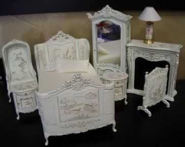 Victorian Dollhouse Interior, Victorian Bedroom Set, Victorian Dollhouse Furniture, Doll Furniture Tutorial, Victorian Dollhouse Miniatures, French Doll House, Doll House Bedroom, Custom Dollhouse, Dollhouse Building