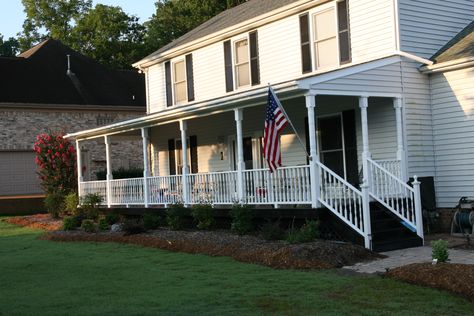 Front Porch Side Stairs, Magnolia Farms Living Room, Front Porch Christmas Ideas, Front Porch Roof, Minimalist Porch, Front Porch Step, Front Porch Design Ideas, Front Porch Bench, Front Porch Addition