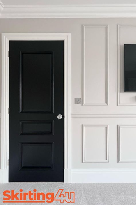 Traditonal wall panelling and dado rail in a neutral living room. Baseboard Trim Ideas, Interior Black Doors, Farmhouse Baseboards, Herringbone Tile Wall, Black Trim Interior, Black Herringbone Tile, White Baseboards, Dark Doors, Baseboard Trim