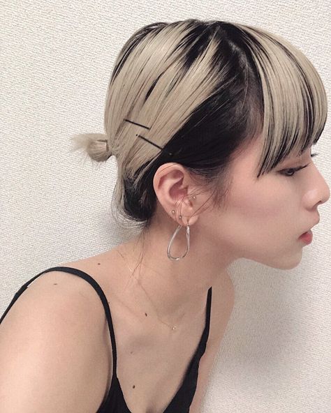 Two Toned Hair, Hair Color Asian, Hair Arrange, Asian Hair, Hair Inspiration Color, Cut My Hair, Hair Inspo Color, Dream Hair, Aesthetic Hair