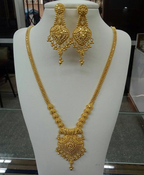 Gold Jewelry In Egypt #PolishForGoldJewelry Post:1429394178 #RealGoldJewellery 22 Karat Gold Jewelry, Gold Pendent, Gold Jewels Design, New Gold Jewellery Designs, Gold Mangalsutra Designs, Gold Bridal Jewellery Sets, Jewelry Set Design, Gold Necklace Simple, Gold Jewelry Stores