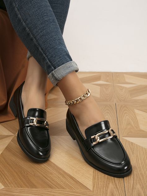 Flat Shoes Women Classy Work Outfits, Flat Shoes Women Classy, Black Womens Loafers, Classy Shoes Flats, Best Loafers, Shoes Board, Comfortable Stylish Shoes, Fashionable Work Outfit, Flat Loafers