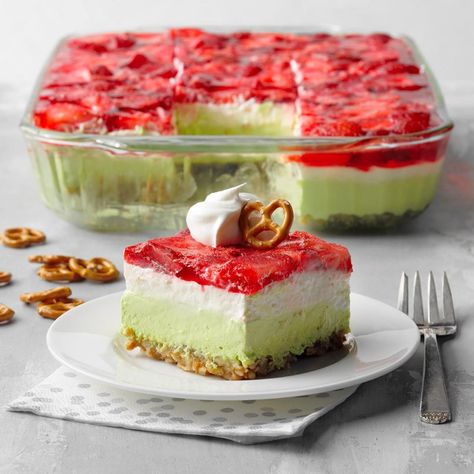 I gave a classic salad a holiday twist by making green, white and red layers. The combination of salty, sweet, creamy in this strawberry-lime pretzel dessert and fruity is always a hit! —Renee Conneally, Northville, Michigan Pretzel Salad Recipe, Lime Dessert, Christmas Nibbles, Pan Desserts, Refrigerated Desserts, Strawberry Pretzel Salad Recipe, Strawberry Pretzel Dessert, Pretzel Desserts, Jello Salads