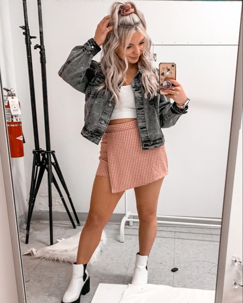 cute spring outfits with skort Skort Outfits, Skort Outfit, 2024 Outfits, Cute Spring Outfits, Cute Spring, Outfit Casual, Spring Outfits, Denim Skirt, Influencer