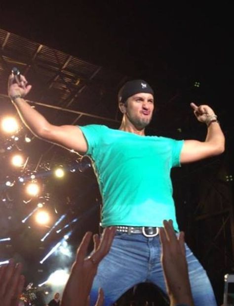 Luke Bryan Luke Bryan Funny, Shake It For Me, Big Bucket, Everything Country, Country Men, Luke Bryan, Country Boys, Down South, Country Singers