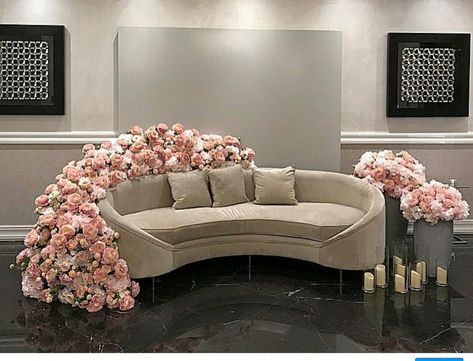 Engagement Sofa Decoration, Wedding Stage Couch, Engagement Dais, Wedding Sofa, Pink And Gold Wallpaper, Bangkok Wedding, White Flower Arrangements, Wedding Stage Design, Church Wedding Decorations