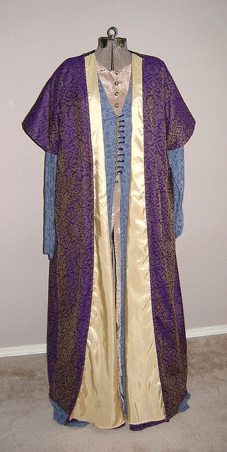 Middle Eastern Clothing, Persian Fashion, Persian Culture, Medieval Costume, Military Uniforms, Stage Costume, Medieval Clothing, Traditional Costume, Interesting Photos