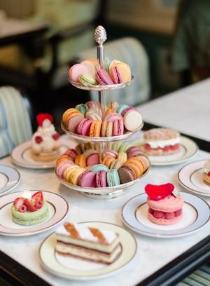 Tea Party Photography, French Tea Parties, Party Pastries, Bridal Shower Sweets, Tea Party Desserts, English Tea Party, French Tea, Coffee Party, High Tea Party