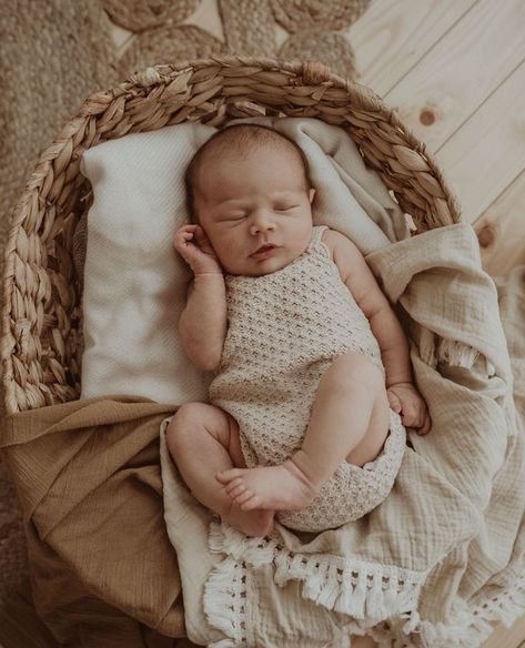 Studio Lifestyle Newborn Session, Newborn In A Basket Photos, Newborn Photography In Studio, Western Boho Newborn Photos, Photography Poses Newborn, Home Style Newborn Pictures, Neutral Color Newborn Photography, Boho Lifestyle Newborn Photography, May Newborn Photoshoot