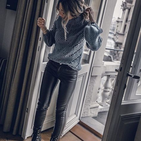 Fears we don‘t face become our limits ⚡️⚡️| @senstylable Fake Leather Pants Outfit, Prague Wedding, Outfits Cold Weather, Cold Weather Outfits Winter, Legging Outfit, Leggings Leather, Trendy Winter Fashion, Leather Legging, Leather Pants Outfit